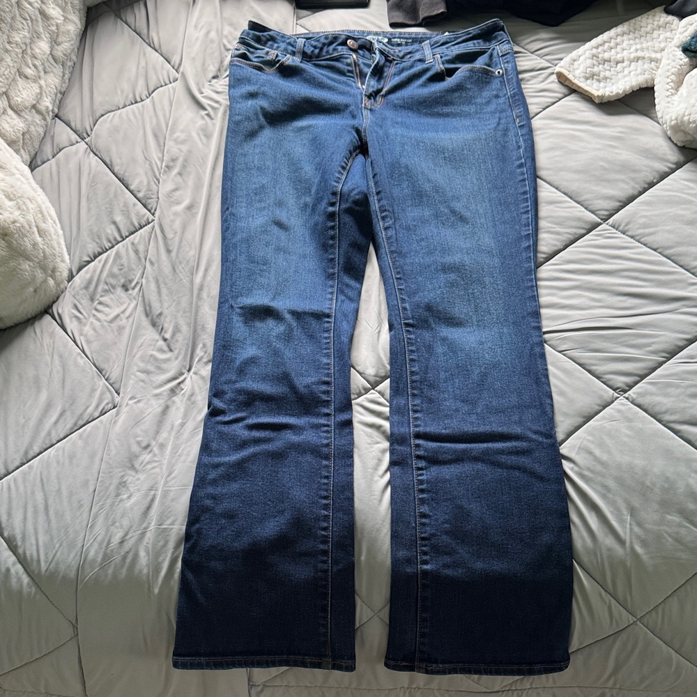 Old Navy Women's Flare Jeans in Deep Blue